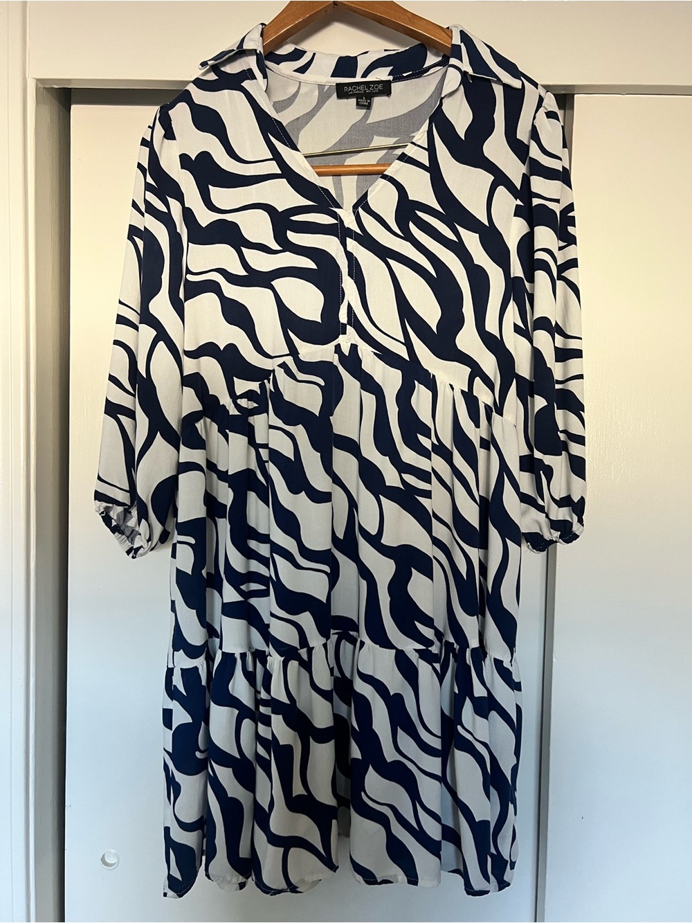 Rachel Zoe White and Navy Abstract Wave dress, please read note about size
